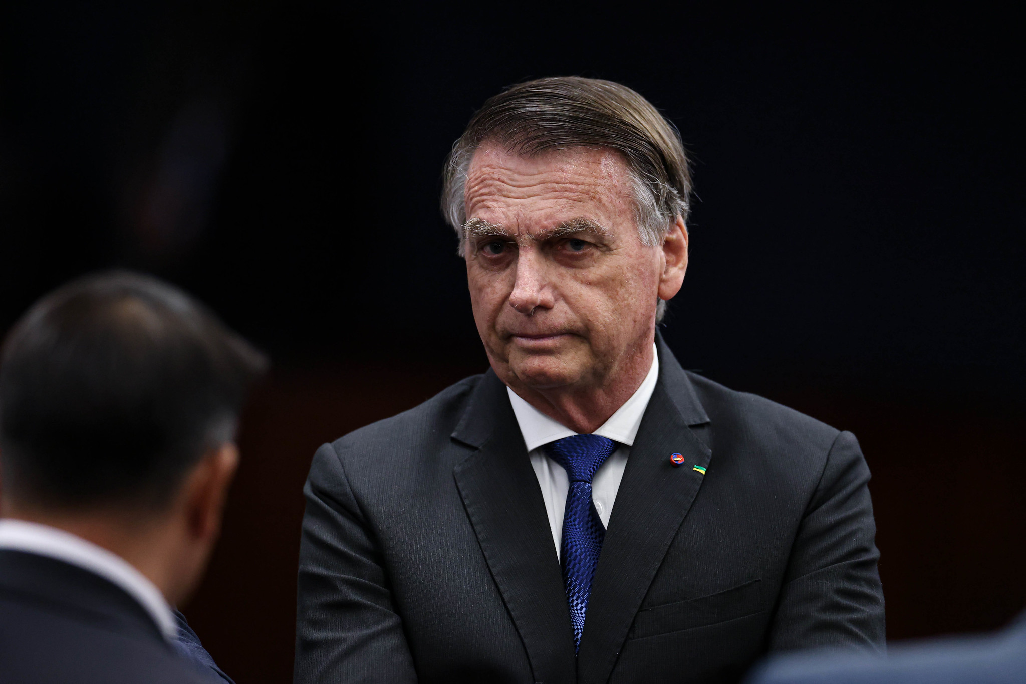 STF mantém condenação de Bolsonaro e 6 réus por 4 a 0. Primeira Turma rejeita recursos e Moraes decidirá sobre execução da prisão em regime fechado.