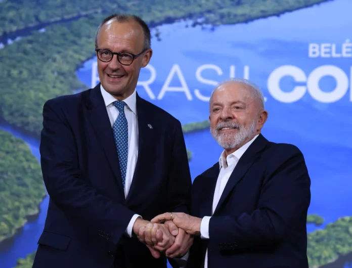 Lula responde a críticas do chanceler alemão Friedrich Merz sobre Belém, capital do Pará. O presidente defendeu a cultura e culinária paraense.