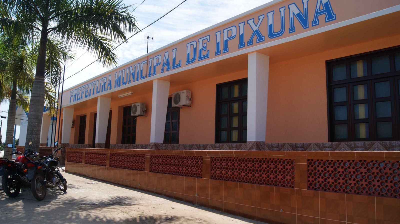 O TCE-AM abriu investigação contra a Prefeitura de Ipixuna por irregularidades no Pregão 042/2025. Saiba mais sobre as denúncias de direcionamento