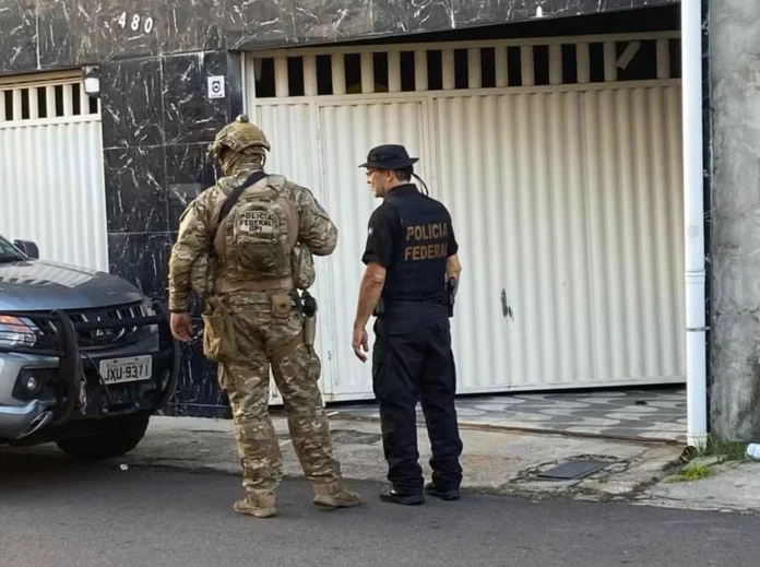 Quatro advogados do Comando Vermelho foram presos em Manaus. PF investiga uso da advocacia para repassar ordens de traficantes e lavar dinheiro