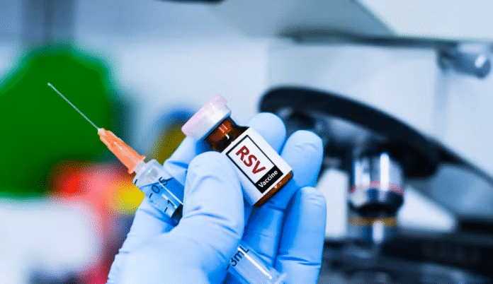 Amazonas recebe 18.820 doses da vacina contra VSR para proteger bebês de bronquiolite e pneumonia. Vacinação de gestantes começa em dezembro.