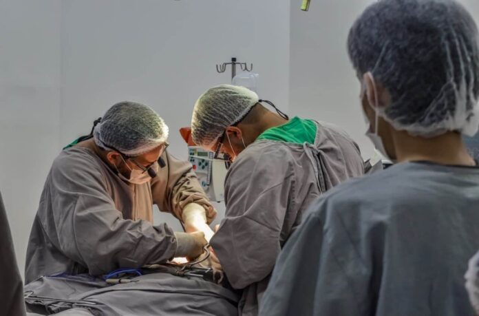 O Hospital Delphina Aziz realizou três transplantes em um único dia em Manaus, repetindo marca histórica.