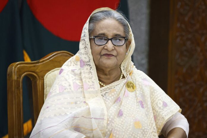 Sheikh Hasina foi condenada à morte por ordenar repressão que matou 1.400 pessoas em Bangladesh. Governo pede extradição da ex-premiê à Índia.