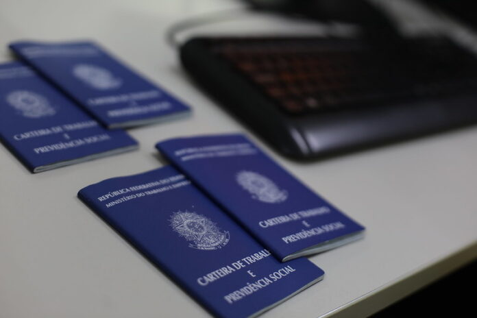 Oportunidade! O Sine Manaus oferta 506 vagas de emprego nesta terça (4/11). Saiba os locais de atendimento, documentos necessários e como concorrer.