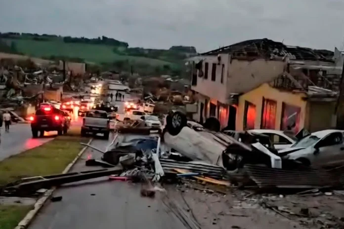Tornado no Paraná deixa 5 mortos e mais de 130 feridos em Rio Bonito do Iguaçu