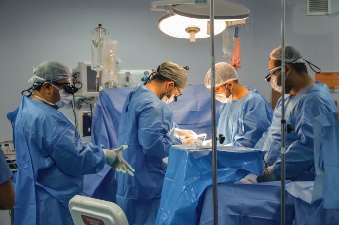 O Hospital Delphina Aziz volta a realizar transplantes no Amazonas, tornando-se referência em cirurgias de fígado na região Norte.