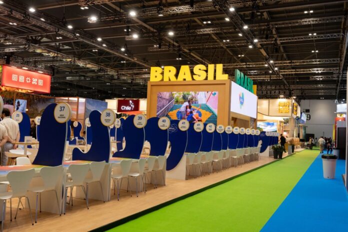 Amazonas lança ‘Marca Amazônia’ e busca investidores durante a WTM London 2025, destacando o potencial sustentável da região.