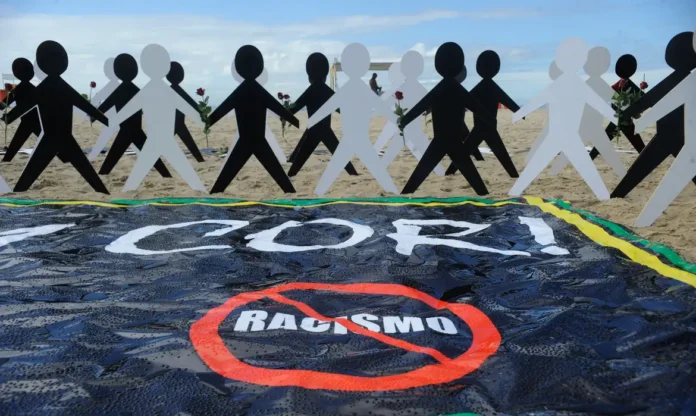 STF forma maioria para obrigar governo a criar plano nacional contra o racismo estrutural; diretrizes serão definidas quando o julgamento for retomado.