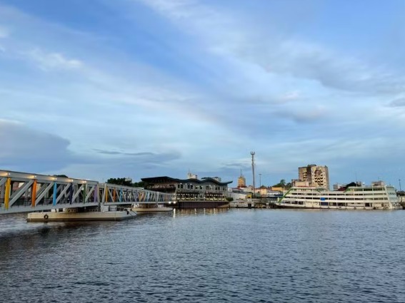 Rio Negro volta a subir após dias de estiagem e registra primeiros sinais de cheia em Manaus.