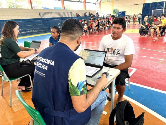 Defensoria Pública realiza mutirão de atendimento jurídico gratuito na Vila Amazônia, em Parintins.
