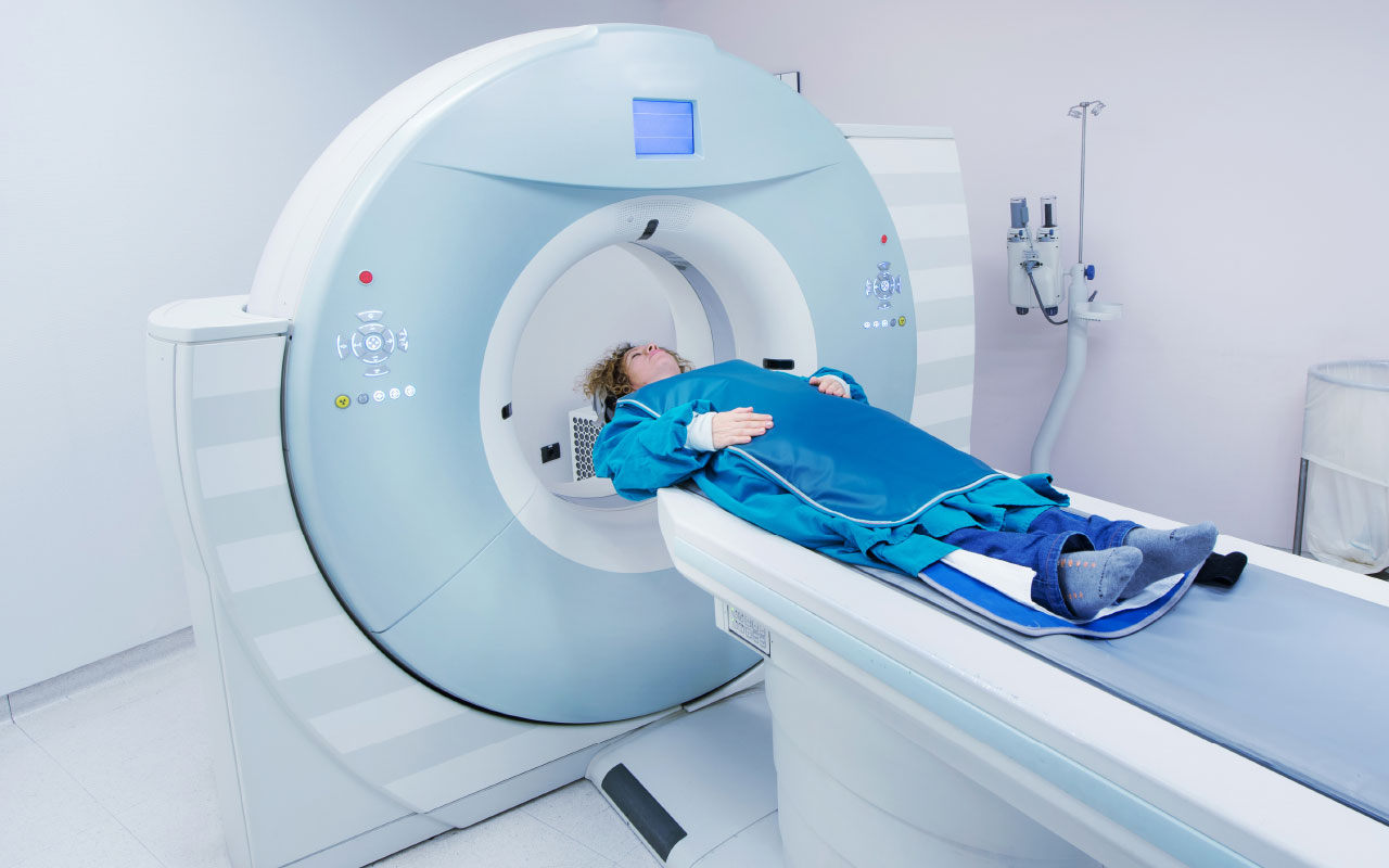 Descubra como o exame PET-CT revoluciona a oncologia ao detectar lesões mínimas. Saiba como funciona e sua disponibilidade no SUS e convênios.