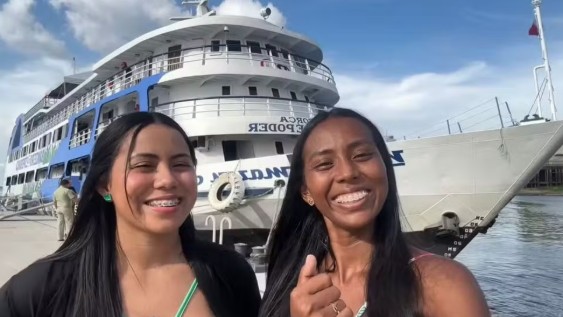 Irmãs ribeirinhas levam demandas das comunidades amazônicas à COP30 após viralizarem mostrando a rotina na floresta.