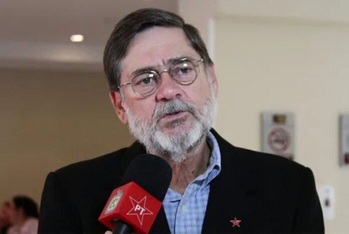 Paulo Frateschi, fundador do PT e ex-dirigente histórico do partido, morre em São Paulo. Polícia investiga o filho como suspeito do crime.