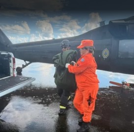 Corpos de Matheus de Sena Silva e Clemilson Lira Duarte são encontrados após queda de avião entre Tefé e Atalaia do Norte, no Amazonas.