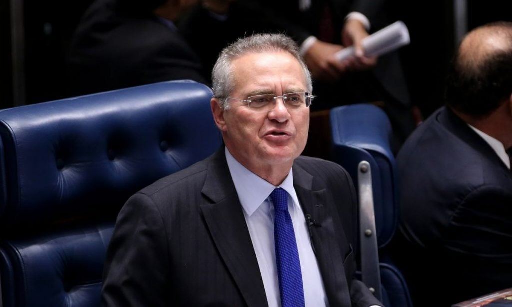 CAE aprova isenção do IR até R$ 5 mil. Texto segue ao plenário e prevê taxação de altos salários e dividendos para compensar. Saiba mais.