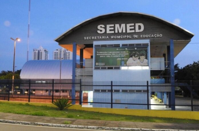 Prefeitura de Manaus prorroga até 6 de novembro as inscrições do concurso da Semed, com 1.000 vagas e 500 para cadastro reserva.