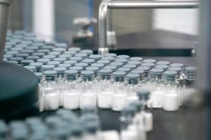 Anvisa autoriza a vacina Butantan-DV contra a dengue para pessoas de 12 a 59 anos. Imunizante deverá integrar o Programa Nacional de Imunizações.