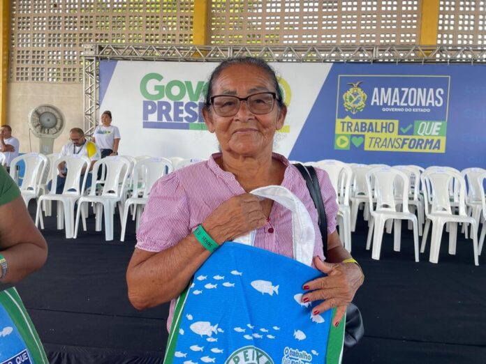 ADS doa 7,5 toneladas de peixe durante o Governo Presente no bairro Alvorada e beneficia cerca de 10 mil pessoas em Manaus.