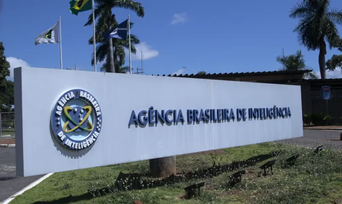 Abin alerta riscos para eleições 2026, incluindo interferência externa, crime organizado, ataques digitais e desafios climáticos e geopolíticos.