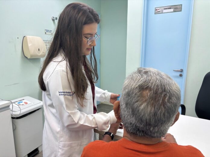 A alimentação oncológica exige cautela nas festas. Veja dicas da FCecon sobre dieta, higiene e como agendar nutricionista para pacientes em tratamento.