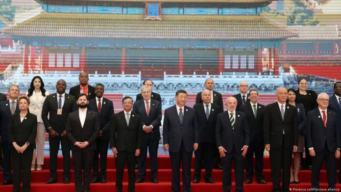 A relação entre Brasil e China se fortalece com investimentos recordes e novos acordos. Entenda os impactos na economia, tecnologia e o cenário futuro.