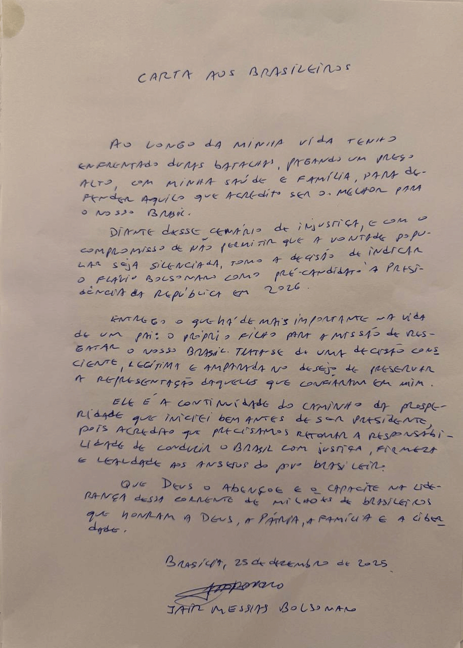 Em carta, Bolsonaro indica Flávio Bolsonaro como pré-candidato à presidência em 2026.