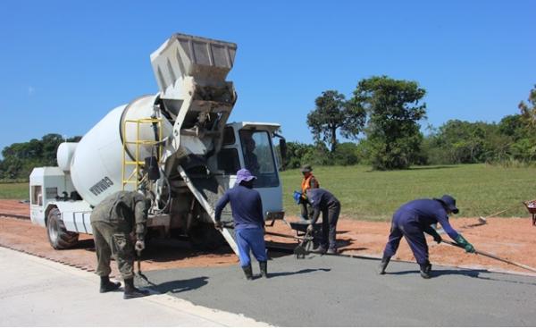 A tecnologia ECC permite obras da FAB em áreas remotas da Amazônia sem uso de brita. Saiba como a inovação viabiliza o Aeródromo de Querari