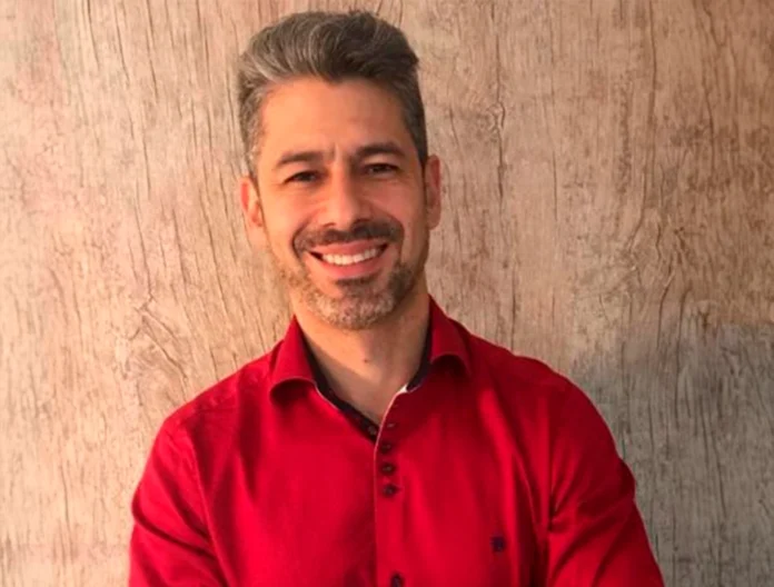 Servidor da CGU é indiciado e afastado após agredir ex e filho de 4 anos no DF. Laudos confirmam lesões e ministro repudia ato. Saiba mais.