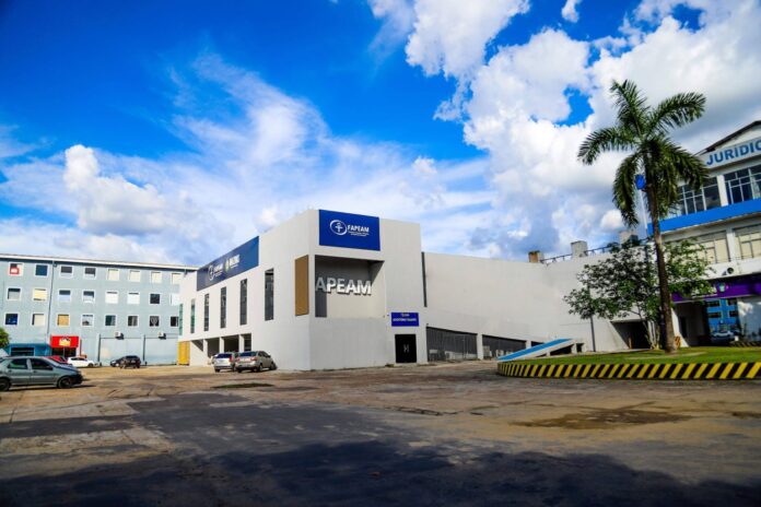 Fapeam abre edital Educatec IN com R$ 1,5 milhão para inovação na educação básica do Amazonas. Propostas podem ser enviadas até 4 de dezembro.