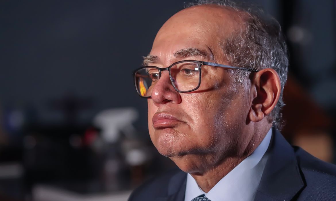 Impeachment de ministro é tema de decisão de Gilmar Mendes que limita pedidos à PGR e suspende trecho da Lei 1.079/1950.