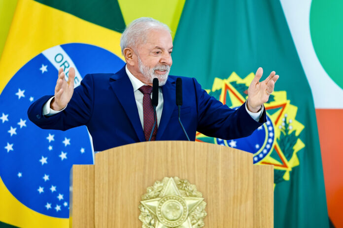 Lula afirmou que vetará o PL da Dosimetria. Presidente negou acordo do governo para aprovar texto que beneficia condenados por atos golpistas.