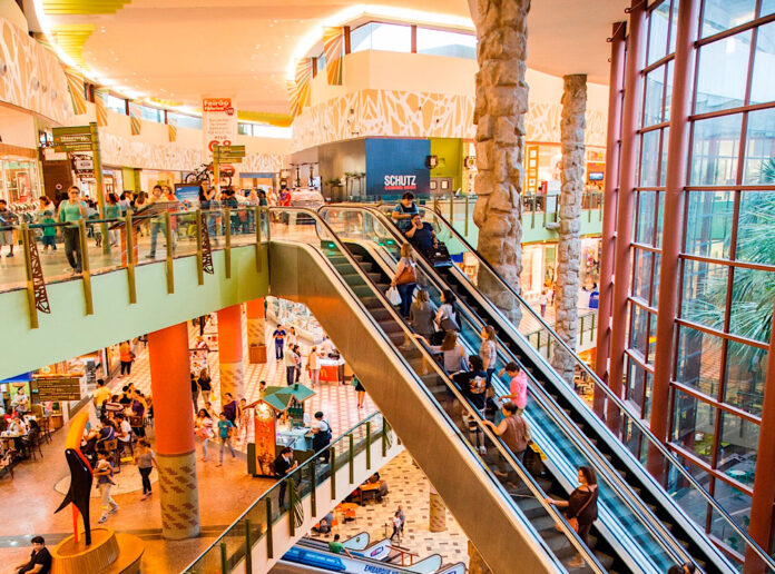 Confira como fica o horário do comércio de Manaus no Natal e Ano Novo. Fecomércio-AM define funcionamento de lojas do Centro e shoppings.