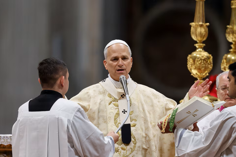 No Vaticano, o Papa Leão XIII lamentou as condições em Gaza e pediu paz global em seu primeiro sermão de Natal.