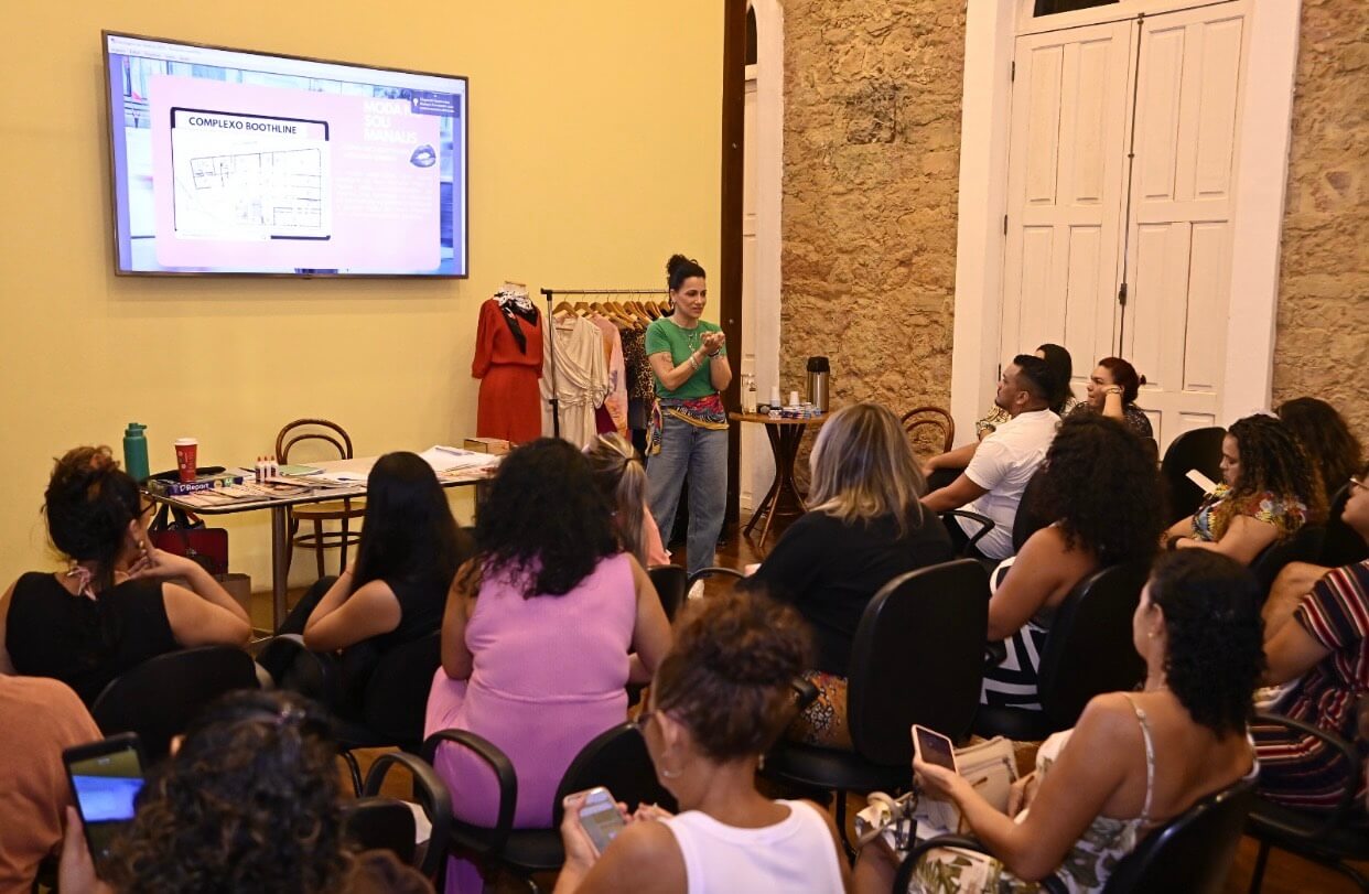 Prefeitura de Manaus promove oficina gratuita sobre produção de eventos de rua para bandas e blocos de Carnaval, com vagas limitadas.