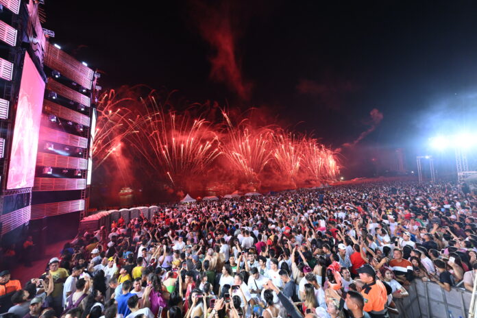 Confira a programação do Réveillon Manaus 2026. Festa terá três palcos, fogos silenciosos e noite Gospel na Ponta Negra.