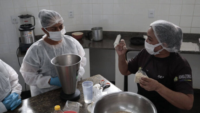 Projeto Padaria Artesanal do Governo do Amazonas encerra 2025 com 1.567 alunos certificados e foco na inclusão produtiva.