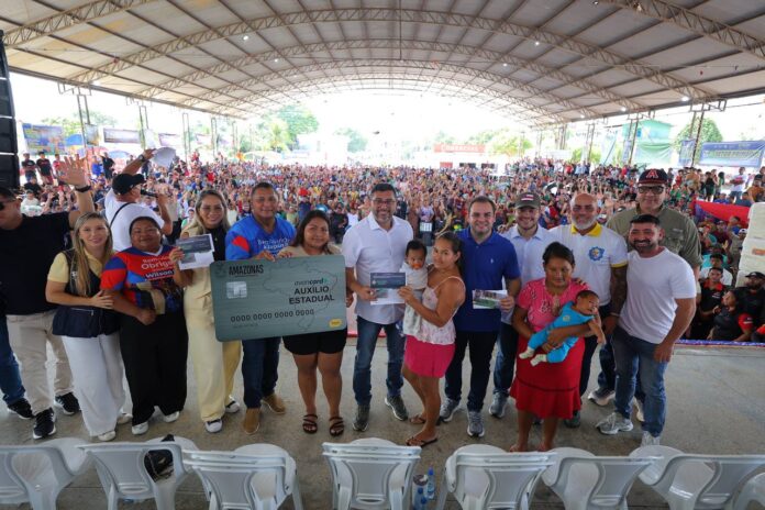 Veja como o Auxílio Estadual e o Prato Cheio beneficiaram o interior do Amazonas em 2025, com 1,9 milhão de refeições e novos cartões entregues.