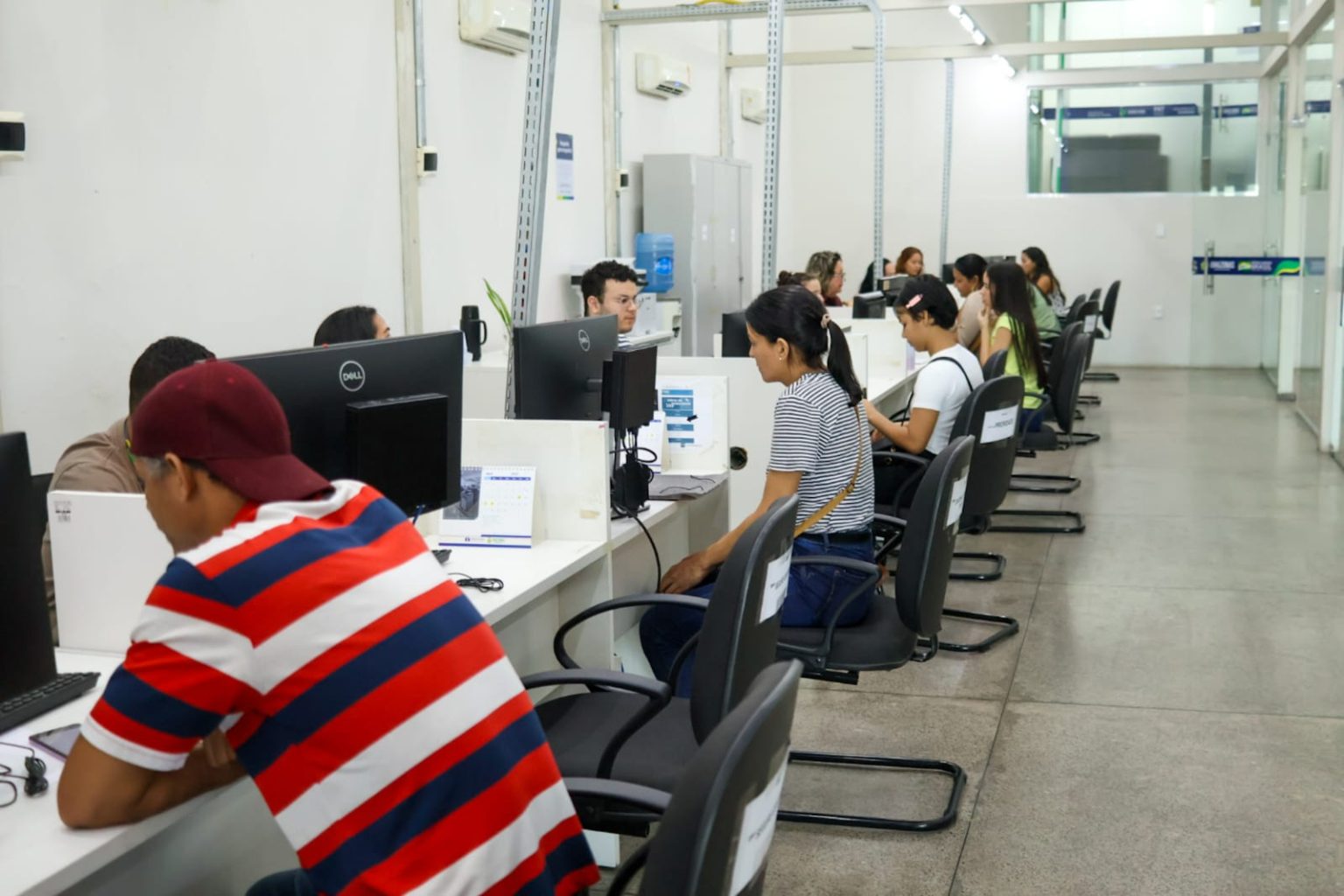 Confira as 37 vagas do Sine Amazonas disponíveis nesta segunda (29). Veja onde comparecer, horário de atendimento e documentos exigidos para cadastro.