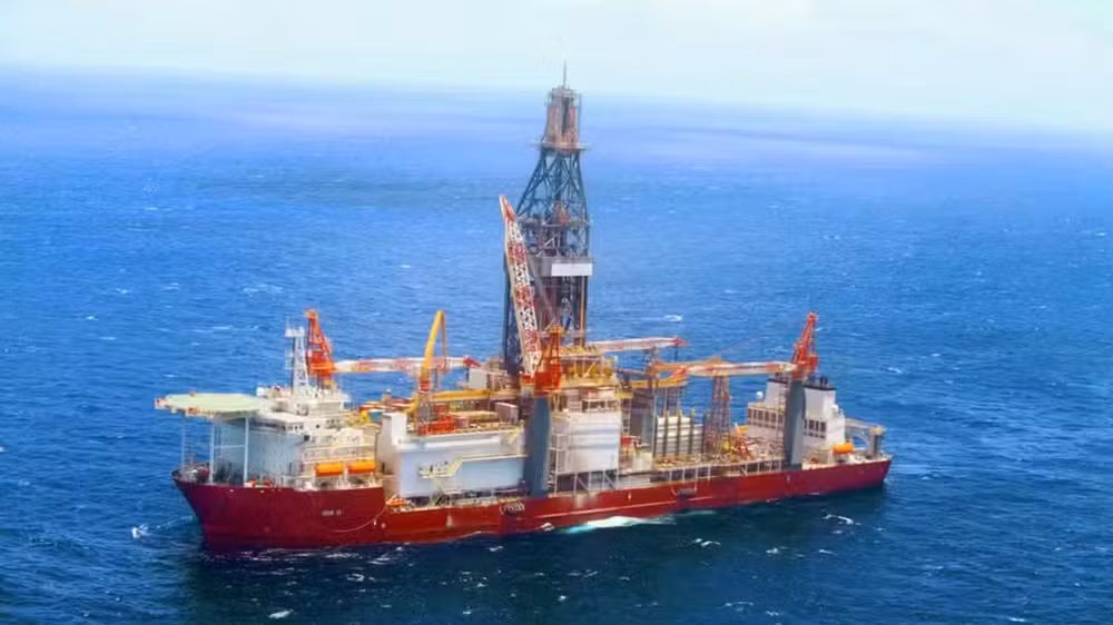 Justiça do AP rejeita ação do MPF e mantém testes de petróleo na Foz do Amazonas. Entenda a decisão sobre o licenciamento do bloco FZA-M-59 pelo Ibama.