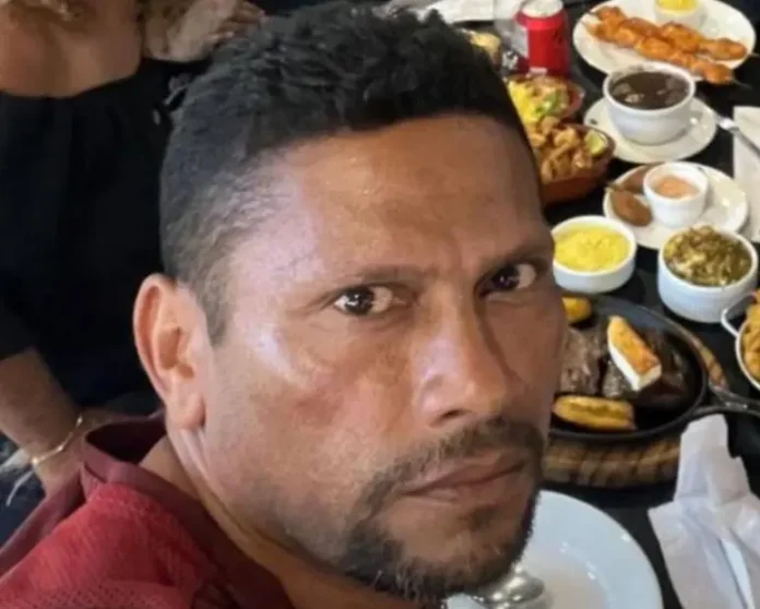 Suspeito morto de feminicídio contra mãe de influenciadora é achado em área de mata em Manaus e polícia apura tribunal do crime.