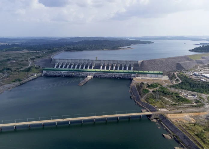 Estudo da ANA aponta que a segurança energética do Brasil será afetada pela redução de até 50% na vazão dos rios até 2040, impactando usinas e agro.