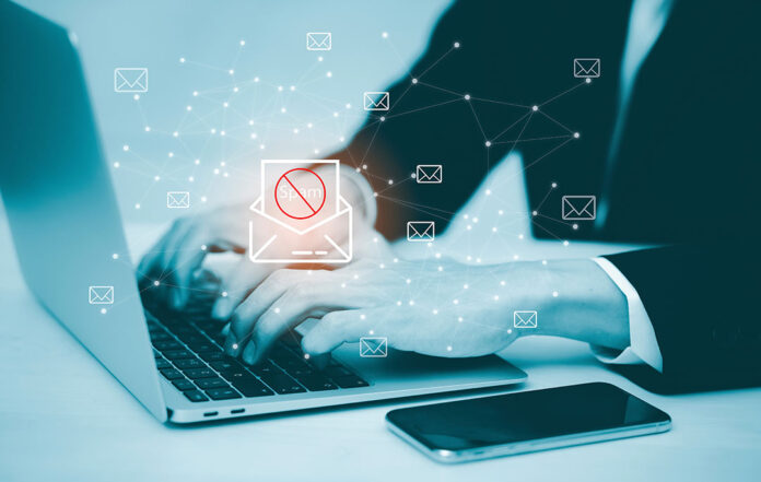 Phishing é um dos golpes mais comuns na internet. Aprenda como identificar e-mails falsos e proteger seus dados contra fraudes digitais.