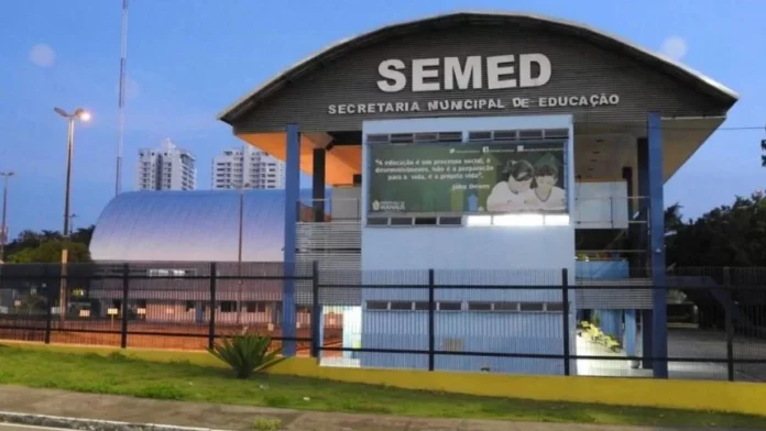 O pagamento do Fundeb em Manaus será em 30 de janeiro. Confira os valores para professores e administrativos anunciados pelo prefeito David Almeida.