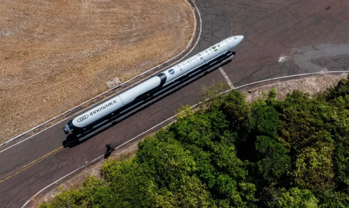 Acompanhe o lançamento do foguete Hanbit-Nano direto do Maranhão. Saiba horário e detalhes da primeira missão comercial espacial do Brasil.