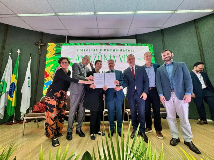 O Governo lança o Programa Amazônia Viva com R$ 96,6 milhões para melhorar a logística e o escoamento de produtos da floresta na Amazônia Legal.