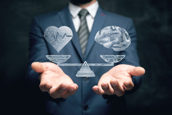 Inteligência emocional ganha destaque na liderança com o avanço da IA, que transforma gestores em mentores capazes de contextualizar dados e desenvolver pessoas.