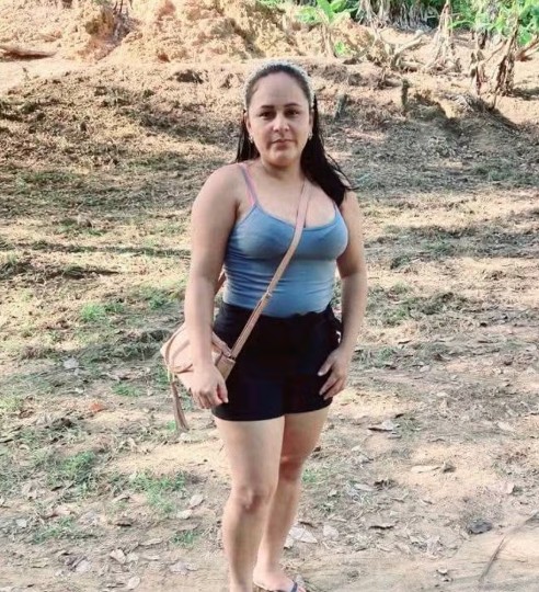 Mulher de 36 anos morre eletrocutada após cabo de alta tensão cair durante temporal em Manacapuru, no Amazonas.