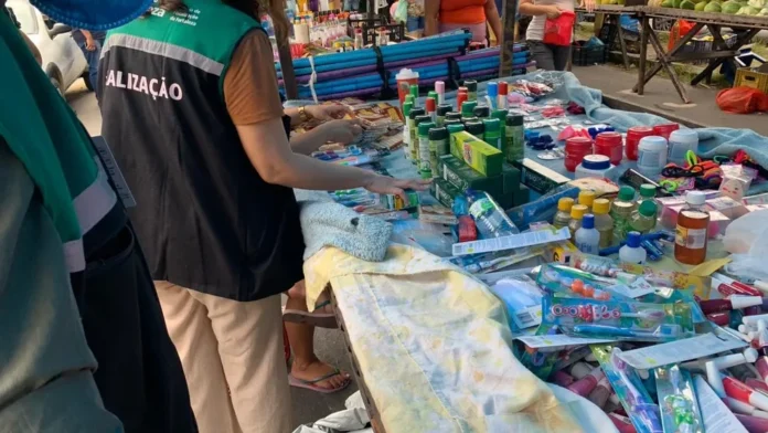 Remédios por ambulantes elevam a automedicação em Manaus e aumentam riscos como intoxicação e uso inadequado. Especialistas alertam para perigos.