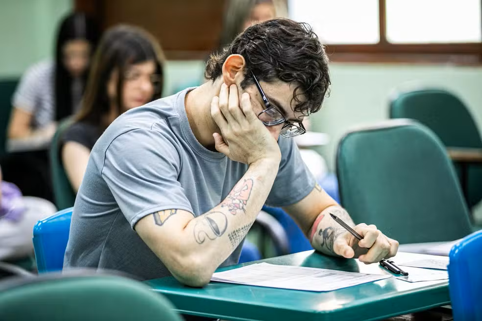Confira o resultado UEA do Vestibular 2025 e SIS. Lista de aprovados será divulgada nesta terça (9). Veja horários, link oficial e vagas ofertadas