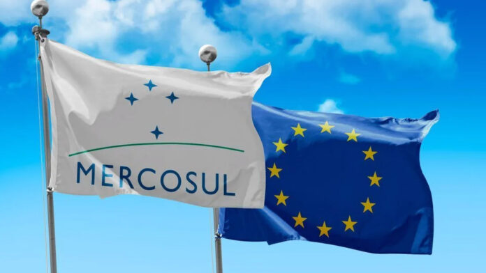 Líderes celebram aprovação do Acordo UE-Mercosul. Tratado cria maior zona de livre comércio e será assinado dia 17 de janeiro.